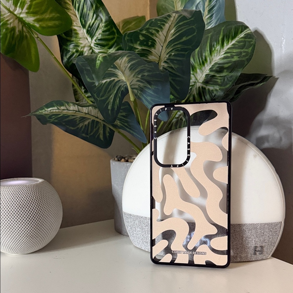 Samsung S25 Ultra Casetify Black and Cream Wave Pattern Phone Case